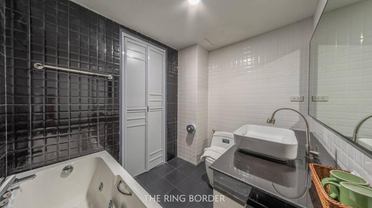 The Ring Border Hotel Ban Khlong Phruan Exterior photo