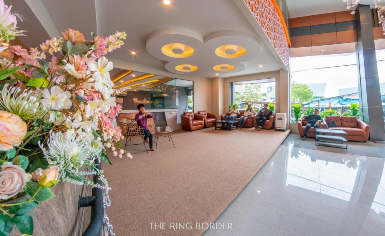 The Ring Border Hotel Ban Khlong Phruan Exterior photo