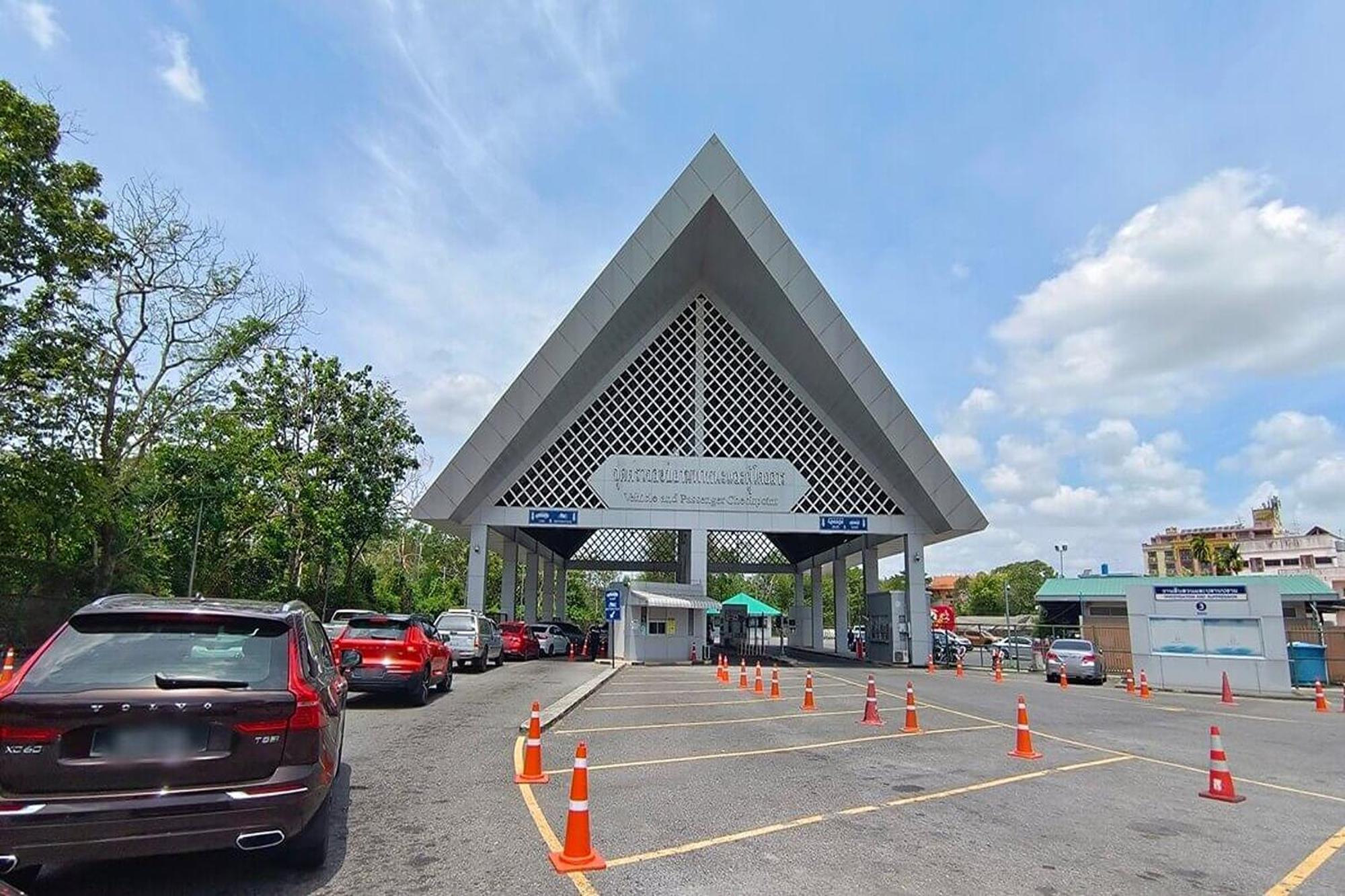 The Ring Border Hotel Ban Khlong Phruan Exterior photo
